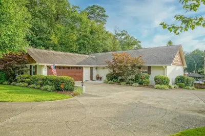 Secluded Cove Lake House - Hot Tub & Boat Dock!