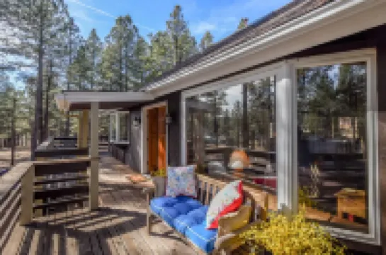 Cozy 5 Br 4BA Cabin Pool Table Game Rm 2.5 Acs BBQ Dogs on Way to Grand Canyon