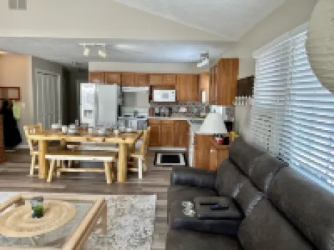 Cozy house in Indian River. Walking distance to Burt Lake and the public Beach.