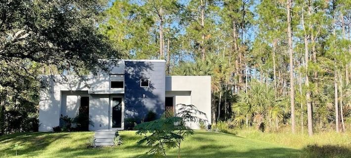 Moninanu - Modern Wooded Cottage in North Naples Hotels in Collier County