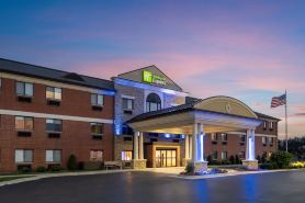Holiday Inn Express SHEBOYGAN-KOHLER (I-43) by IHG
