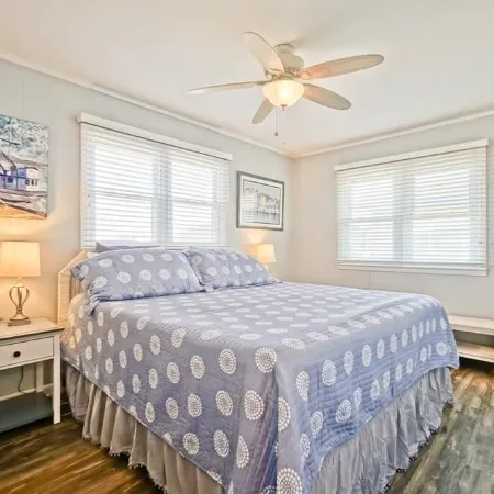 2 Tortugas East -- Oceanfront Duplex by Pier w/King Bed