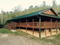 Piney Knob Lodge-15 Min to Lake Lure-30 Min to TIEC-Hot Tub -Stocked Pond-Creek