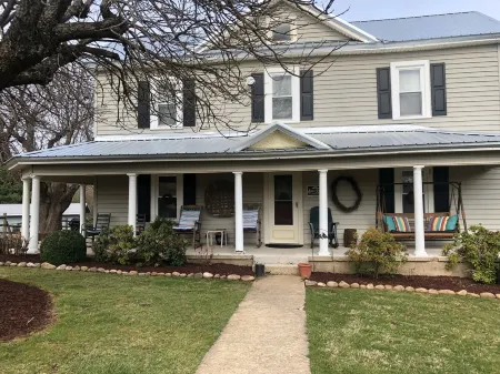 Relax in a Peaceful Country Home in the Blue Ridge Mountains. Enjoy Local Events Отели в г. Гэп Сивил