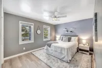 Huge 5 bedroom home close to everything!