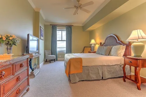 Bay views & sunsets in the Grand Sandestin! Baytowne Wharf Village