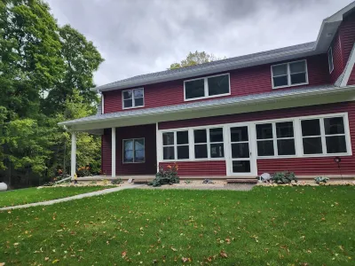 Cherry Tree House - located on 10 acres - only 5 minutes from Algoma.