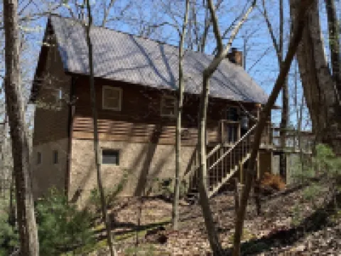 Lazy Bear Lodge 25 min to Beech Mountain Hot Tub and Pool Table 約翰遜縣酒店