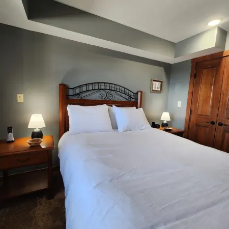 Highland Hideaway - Slope Side - Mountain Views