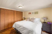 New Spacious Stowe Home, Stowe Mt Views. Woodstove