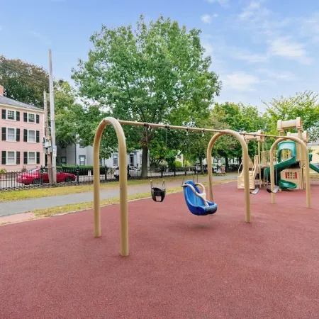 1Br on Salem Common l Steps to Witch Museum and Downtown l Fenced in Yard