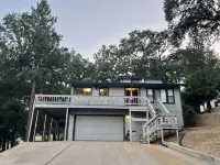 NEW Mountain Escape on Golf Course - 24mi to Yosemite