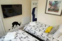 Scot’s themed  cottage ,super king bed, ideal location. Pet friendly. Hotels in Blairgowrie