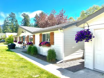 Your Adventure Starts Here! Uptown House Columbia Falls, MT Hotels near Montana Vortex and House of Mystery