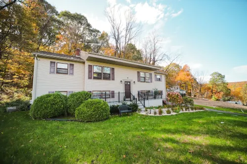 Only 10min away from Mountain Creek, beautiful spacious house with Mountain View