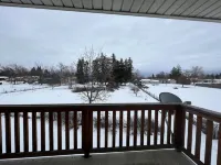 Beautifully furnished 2 bed 1 bath apartment in central location.Sleeps 5