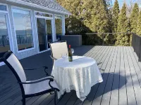 Smith's Lake House, Built 2021, Enjoy Spectacular Sunrises, 4 Bedroom 2 Bathroom