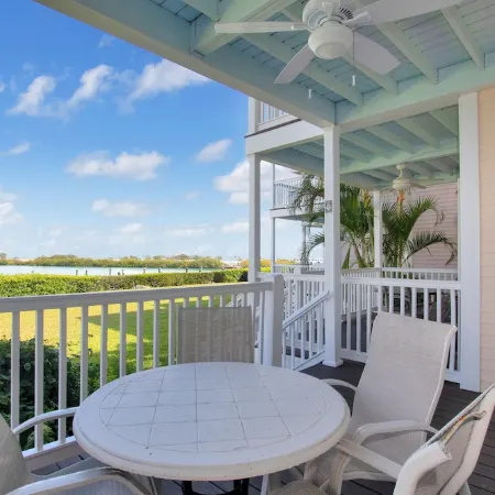 Majestic Marina View- 2/2.5 townhome looking over Hawks Cay Marina.