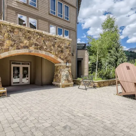 New Listing Steps to the Gondola