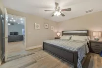 Modern Coastal 3 Bedroom Villa with Salt Water Heated Pool & Office! Hotels near Park 1110 Plaza