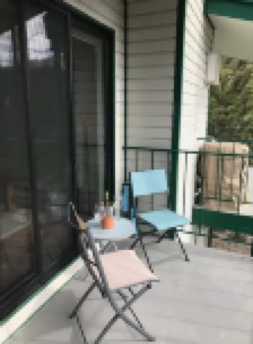 Skiers and sunset lovers