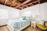 Bonita Springs Home Private Pool & Backyard 5 minutes to the Beach and Boulevard