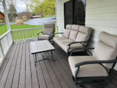 Old Southern - Lakefront - Dog friendly