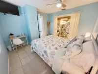 Cozy Coastal Getaway - 2 min Walk to Beach & Village, Shops & Restaurants