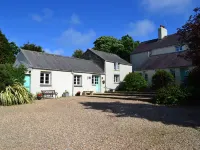 Coastal/ country cottage in Pembrokeshire National Park. Award winning beaches. Hotels in Stackpole