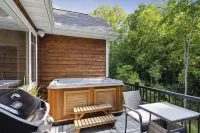 Waconia Home with Outdoor Hot Tub