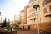 Close to the lake of Créteil, magnificent T4