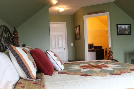 Martha's Guest Suite: Less than 3 miles from Sight and Sound Theater.