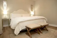 Premium accommodations for up to 4 people in the heart of Downtown Greensburg 맘모스 공원 주변 호텔