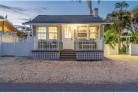 Cheerful bungalow in Anna Maria island