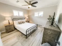 Nightly Rate Drop - Large Family Home with Private Dock and Launch Ramp