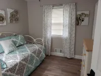 Renovated 3BR/2bath Ranch Near Hospital-Ideal for Families & Medical Stays Hotels in Shawnee