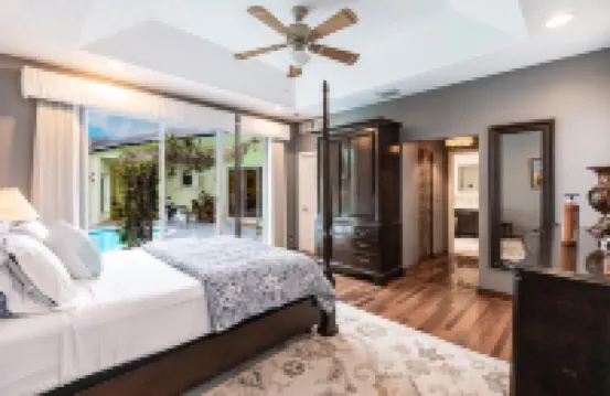 Tropical Oasis W/Heated Pool 2 miles to the  Beach