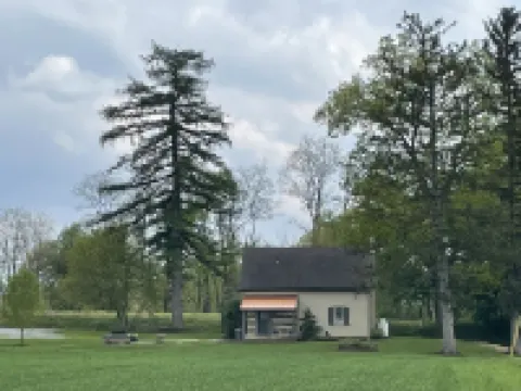 10 Minutes from Sight and Sound, Restored 1700's Home Surrounded by Farmland 斯特拉斯堡酒店