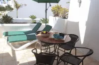 Duplex B13 in a quiet complex with swimming pool 150 m from the sea Các khách sạn ở Charco del Palo