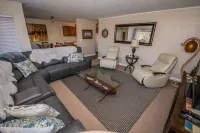 Clean, Quiet And Professionally Decorated. Close To All Amenities.