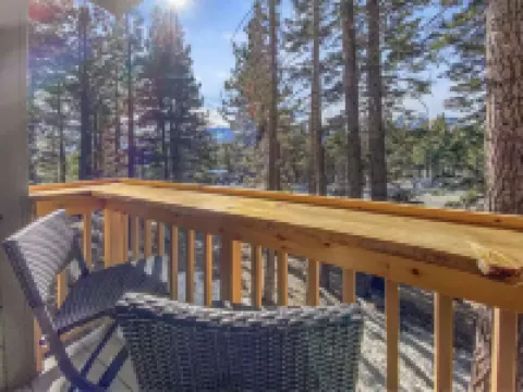 Walk to Village/Gondola, 1BR + Private Bunk Area