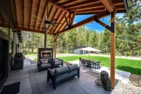 NEW BEND MODERN CHALET 14 MINUTES TO MT. BACHELOR!