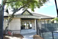 Spacious Modern Villa Lovely Porch Golf Course View Free Tennis-PB Daily! Hotels in 