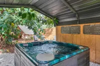 The Temple & Glamping + Hot Tub, 15 Min Away from MCO, 25 min from Theme Parks