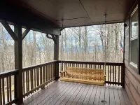 Stylish Cataloochee Mtn Cabin with a hot tub.