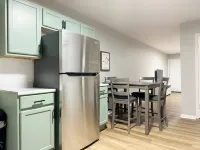 Cozy Corner / 2BR/1BA EVV Apartment