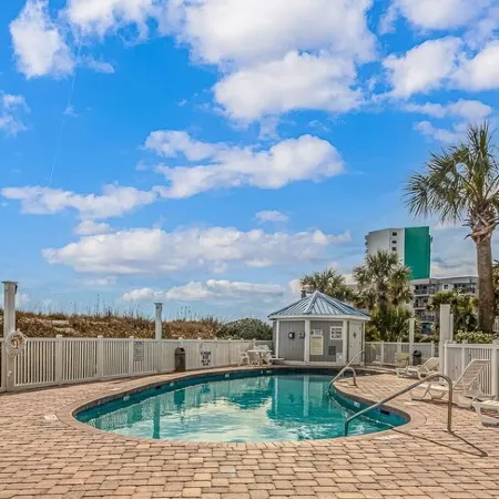 "Mermaid's Delight" Oceanfront Beach House w/pool