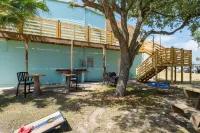 Get "Off the Hook" in a small town w/big time fishing steps away from marina