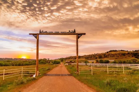Kara Creek Queen Bed Cabin #9