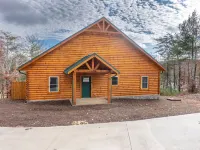 Cozy log cabin with Lakefront and Private Dock Hotels in Caldwell County
